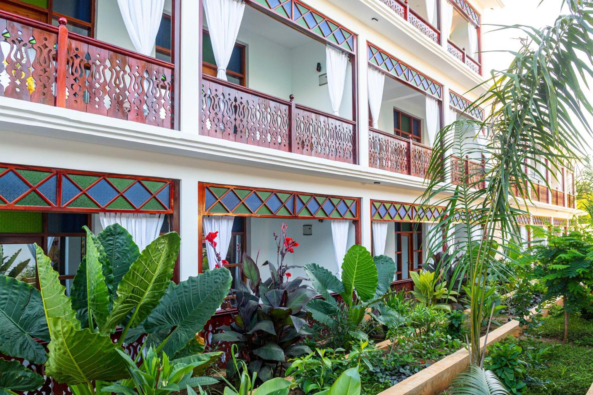 Tasneem Islamic Luxury Suites Jambiani  Exterior foto