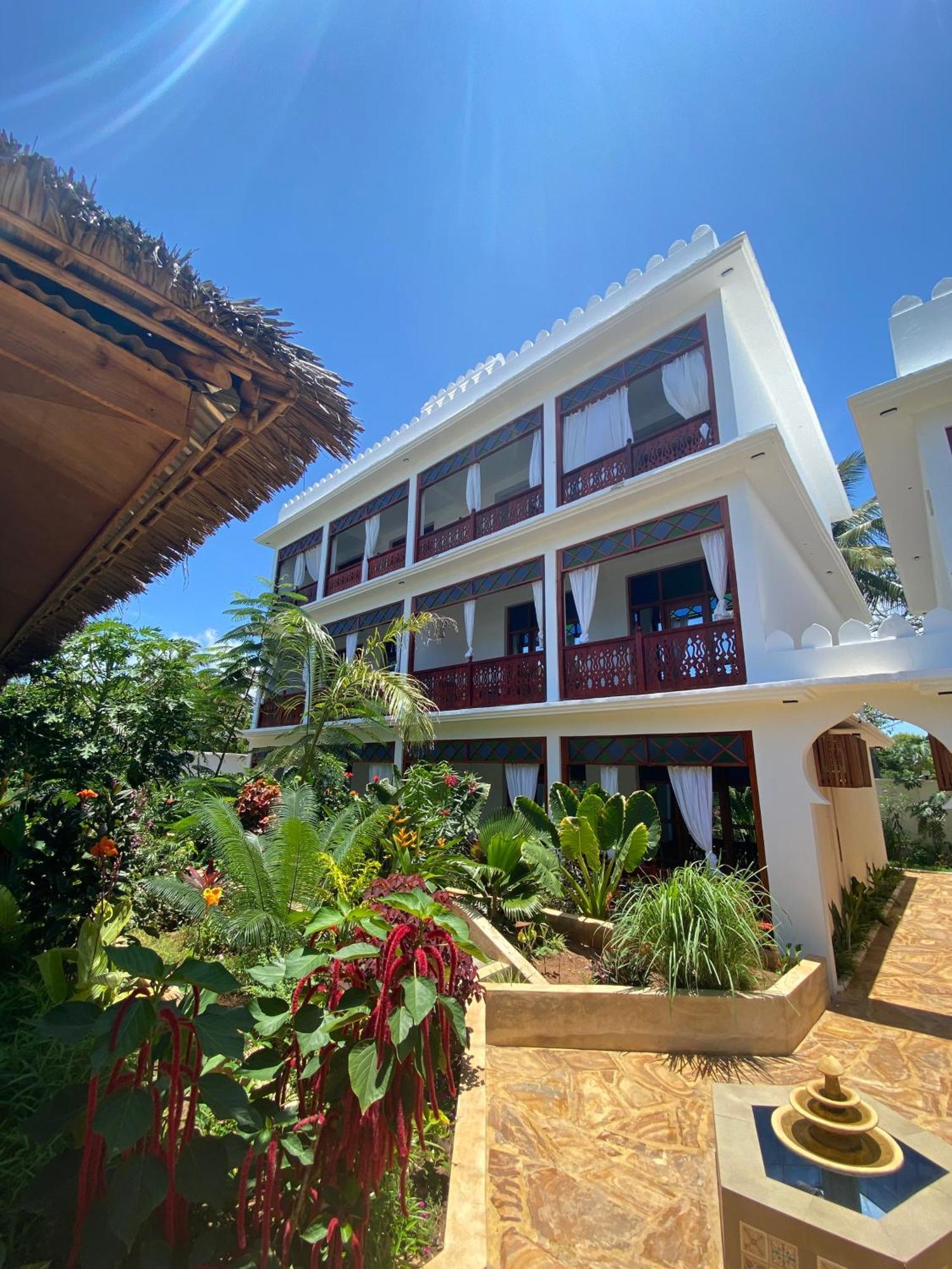Tasneem Islamic Luxury Suites Jambiani  Exterior foto